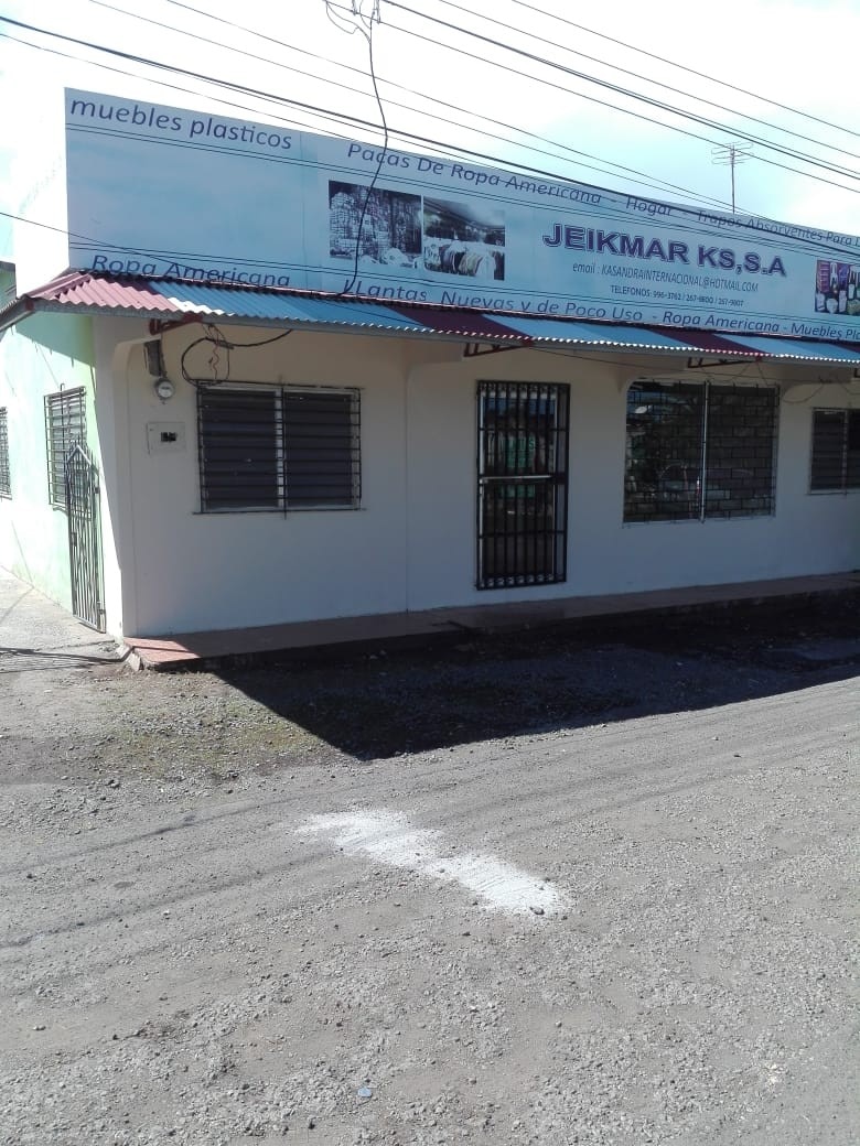 Chitré, Calle J a 153 m2 de la Esc. Hipolito Pérez